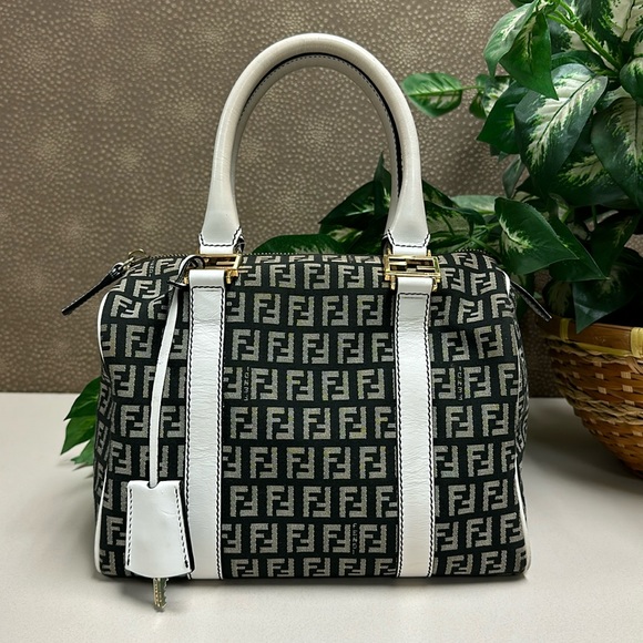 🔥🔥🔥Authentic Fendi Zucca Leather Trim Boston Satchel Handbag - Picture 2 of 16